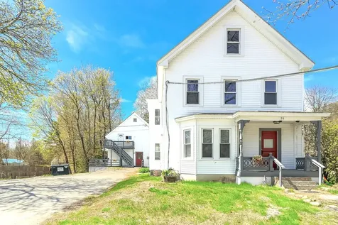 95 Hall Avenue Henniker NH 03242