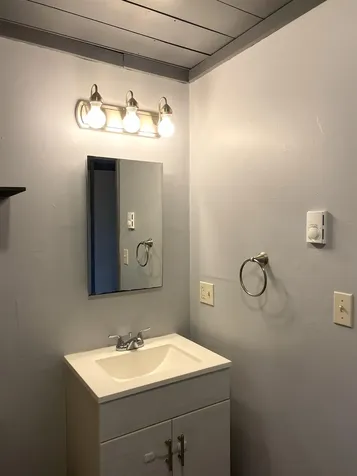 95 Hall Avenue Henniker NH 03242