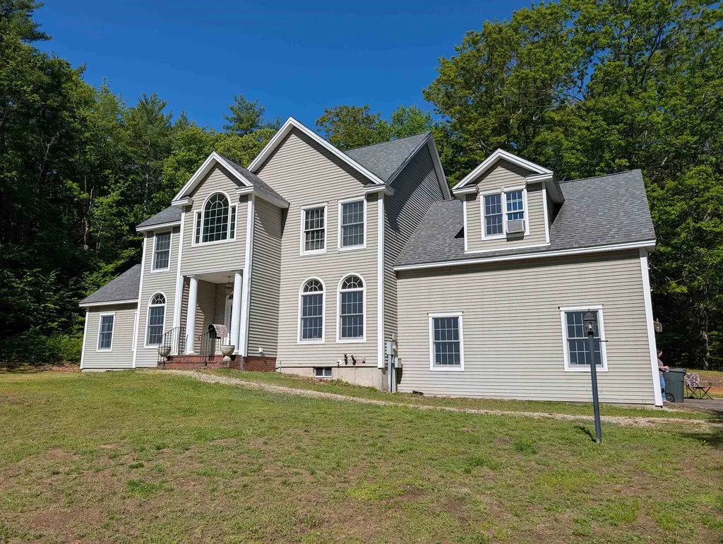 8 Stone Farm Road Barrington NH 03825-0000