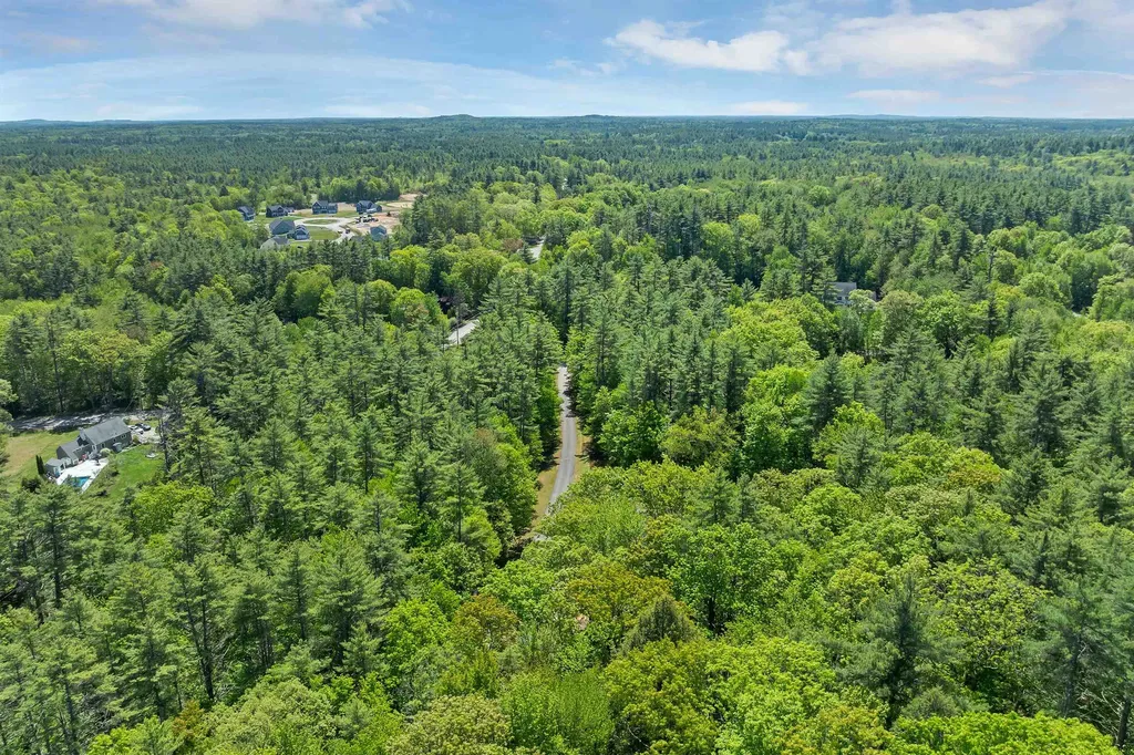 8 Stone Farm Road Barrington NH 03825-0000