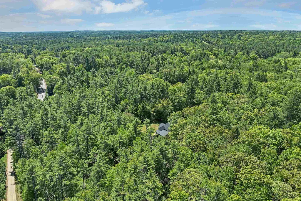 8 Stone Farm Road Barrington NH 03825-0000