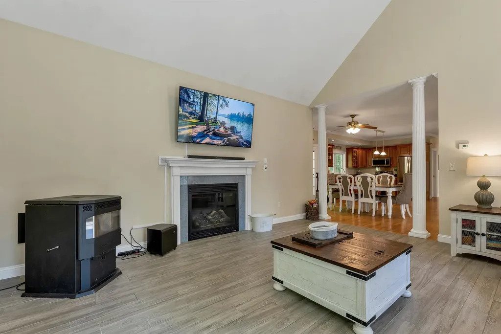 8 Stone Farm Road Barrington NH 03825-0000