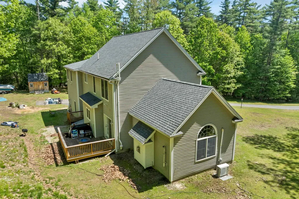 8 Stone Farm Road Barrington NH 03825-0000