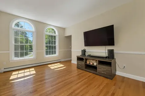 8 Stone Farm Road Barrington NH 03825-0000