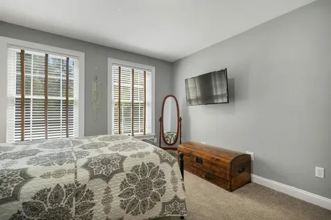8 Stone Farm Road Barrington NH 03825-0000