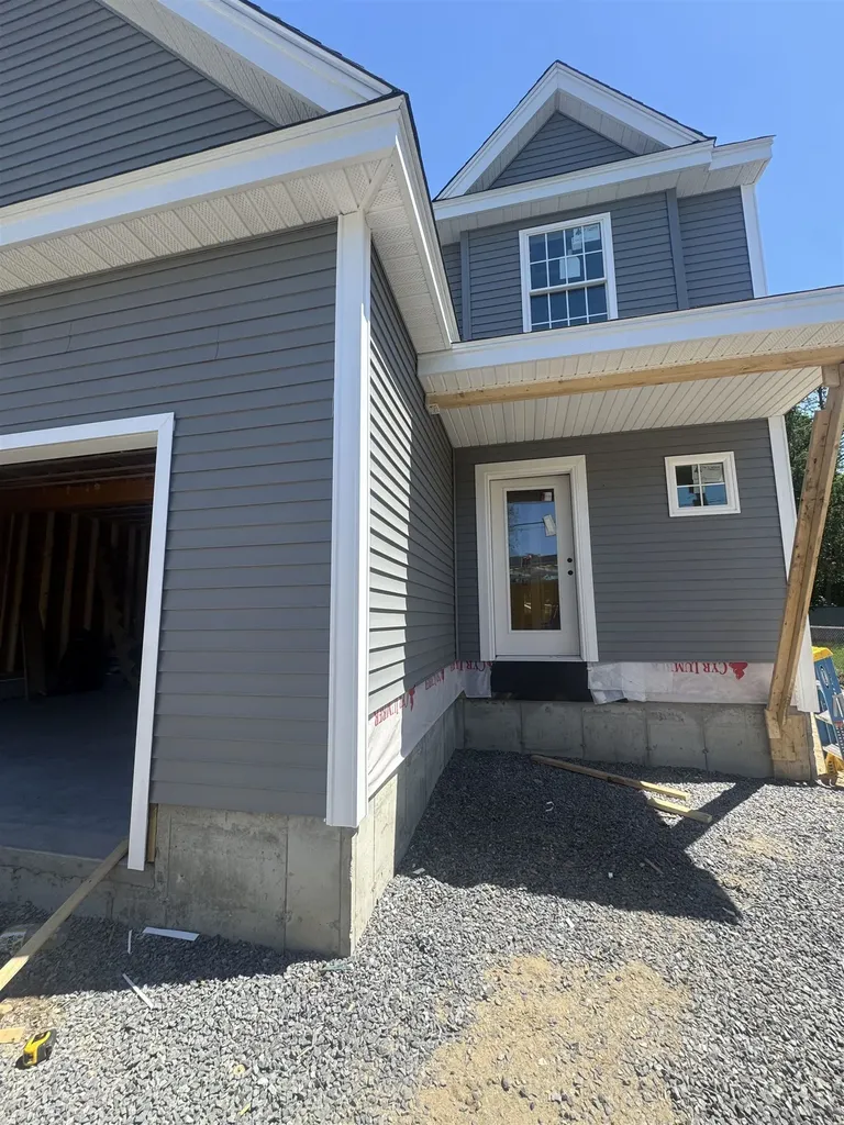 74 Linwoood Street Nashua NH 03060