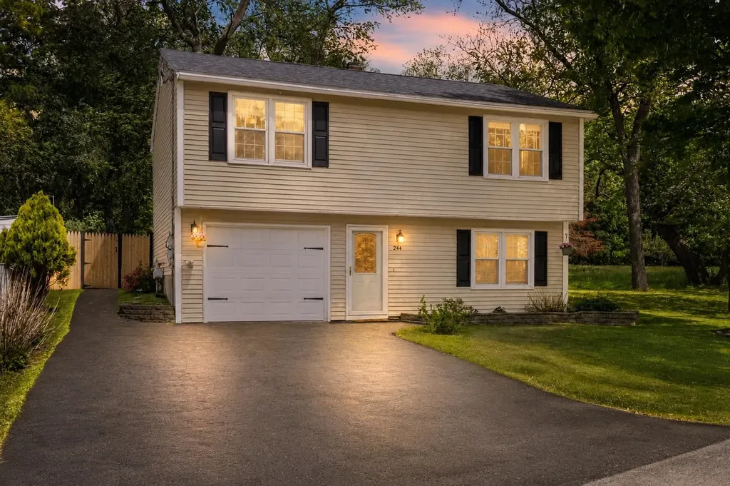 244 River Bank Road Manchester NH 03103