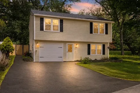 244 River Bank Road Manchester NH 03103