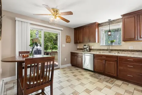 244 River Bank Road Manchester NH 03103