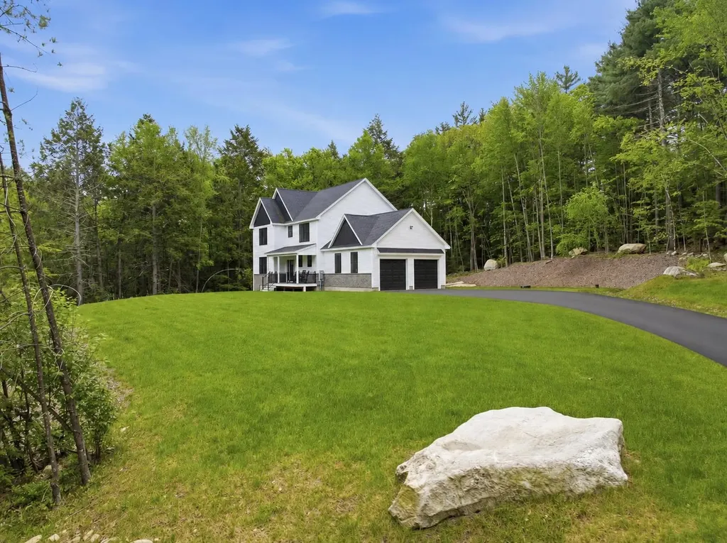 8 Arrowwood Road New Boston NH 03070