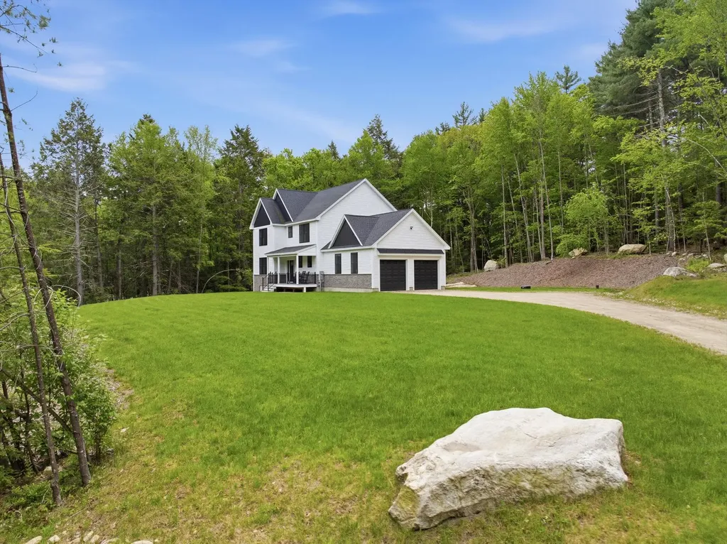 8 Arrowwood Road New Boston NH 03070