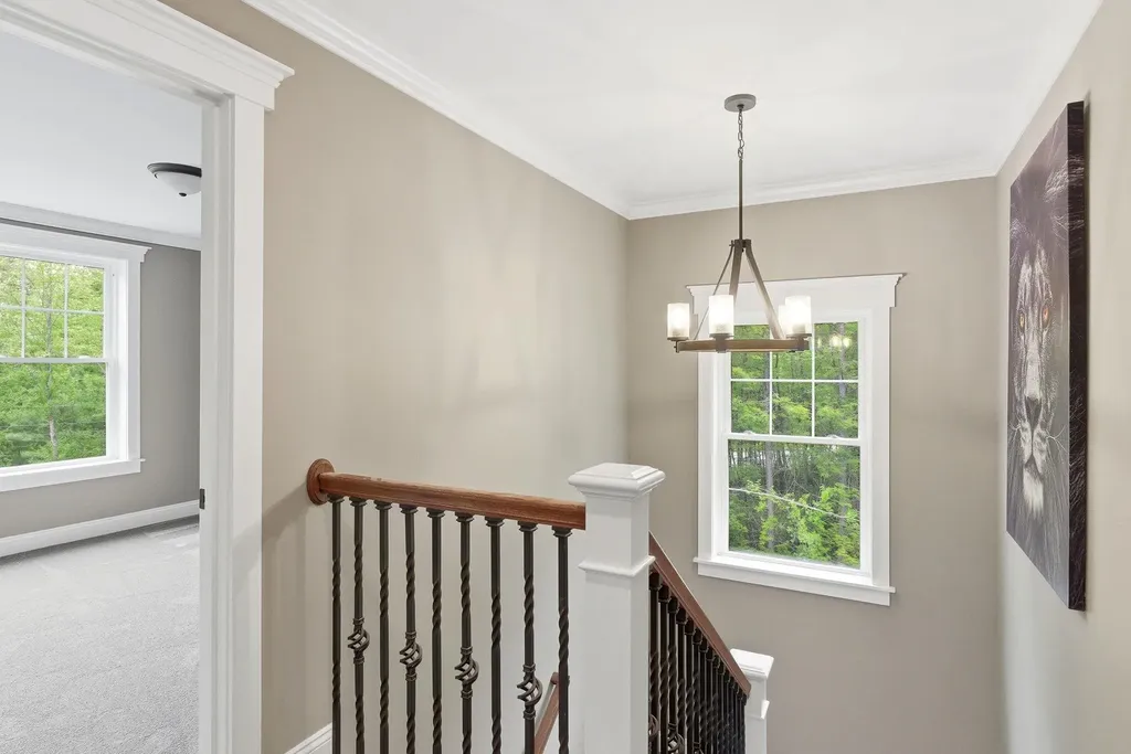 8 Arrowwood Road New Boston NH 03070