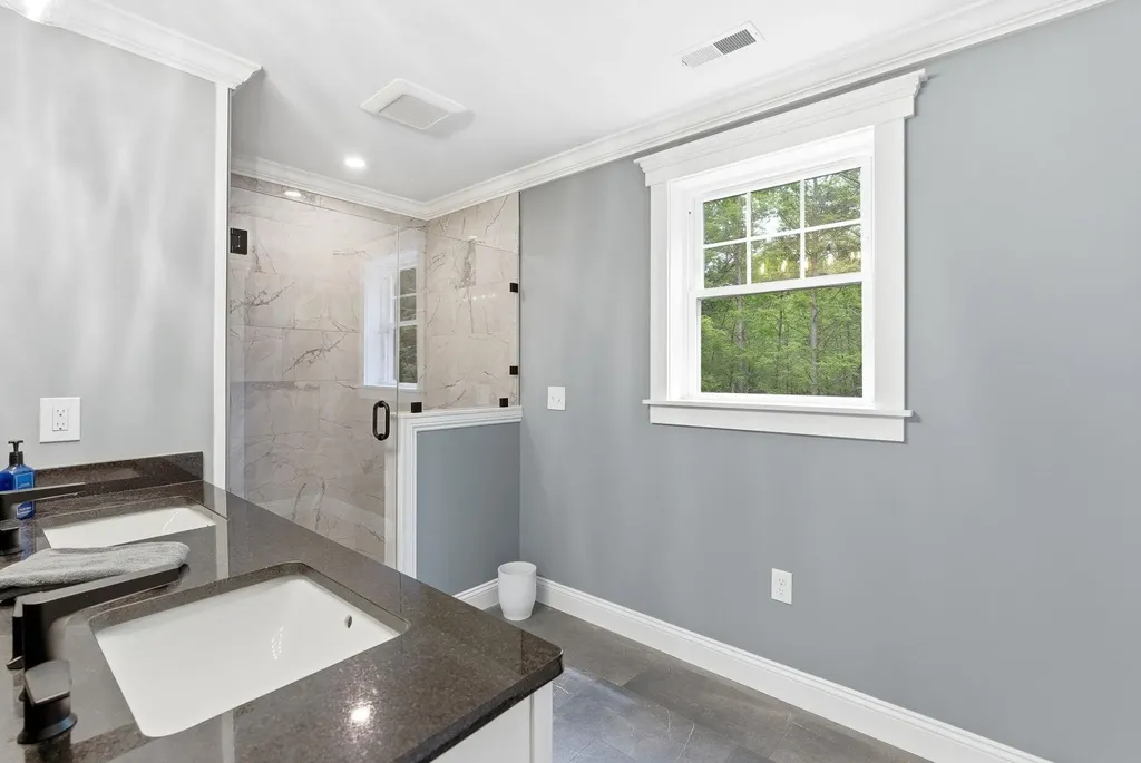8 Arrowwood Road New Boston NH 03070