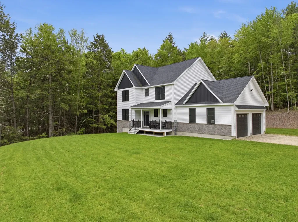 8 Arrowwood Road New Boston NH 03070