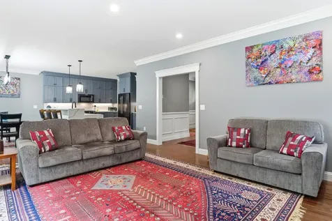 8 Arrowwood Road New Boston NH 03070