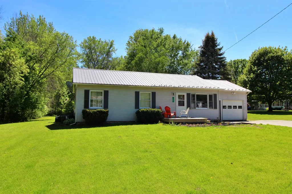 50 Wood Lane Alburgh VT 05440