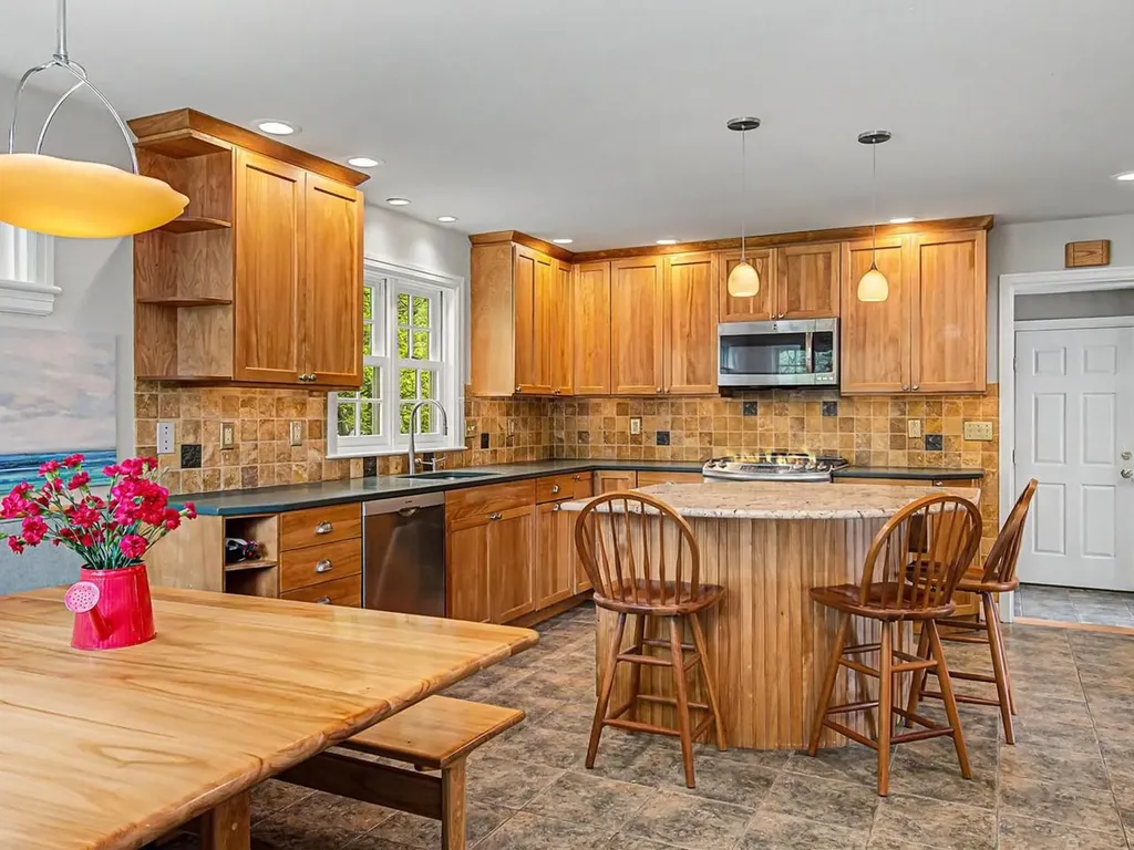 172 Deforest Road Burlington VT 05401