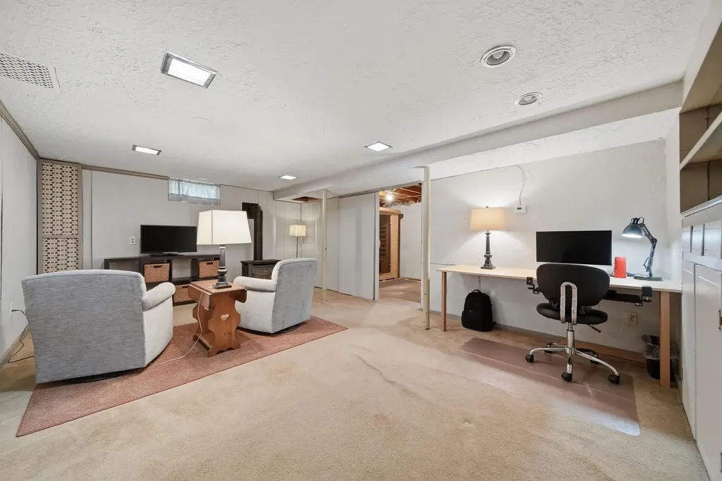 76 Granite Street Hooksett NH 03106