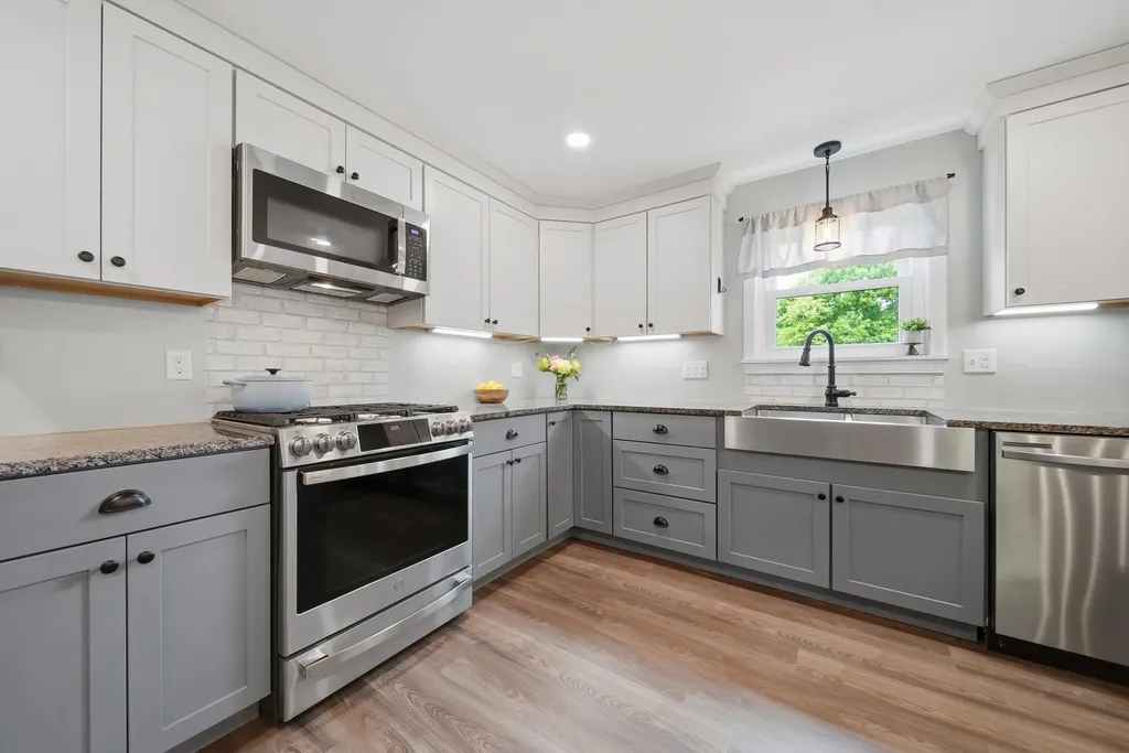 76 Granite Street Hooksett NH 03106