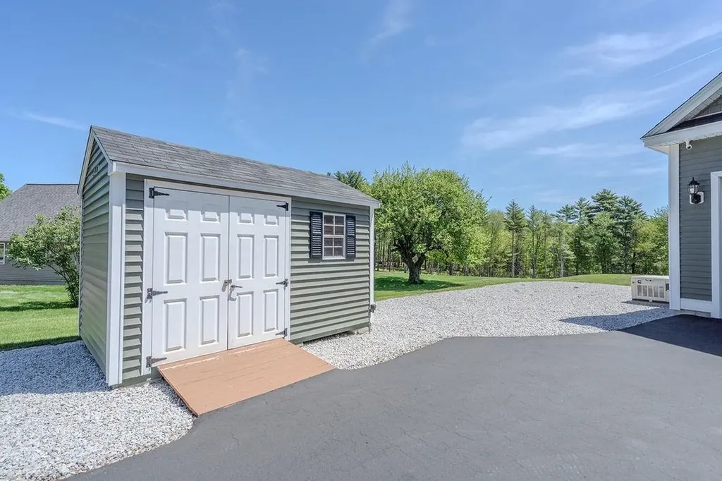 28 Catamount Road Northwood NH 03261