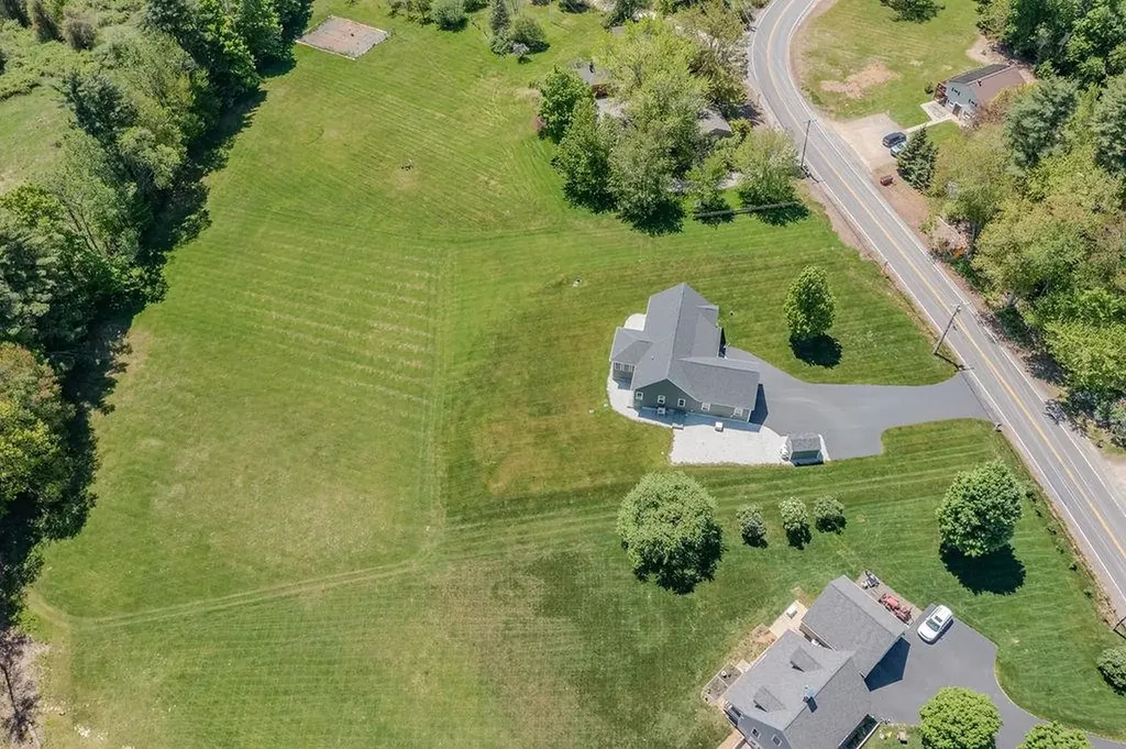 28 Catamount Road Northwood NH 03261