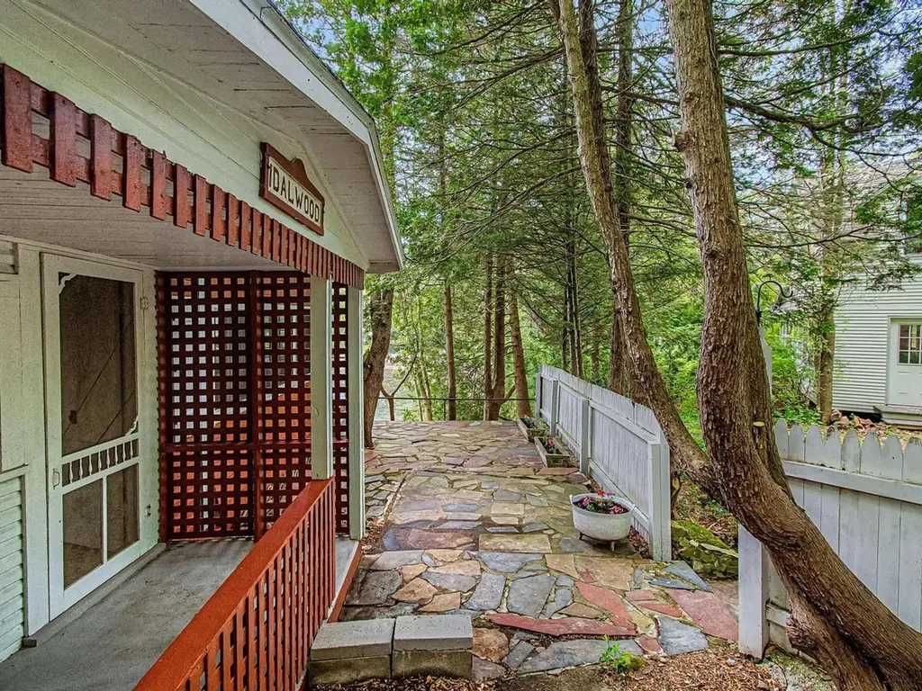 526 Flat Rock Road Charlotte VT 05445