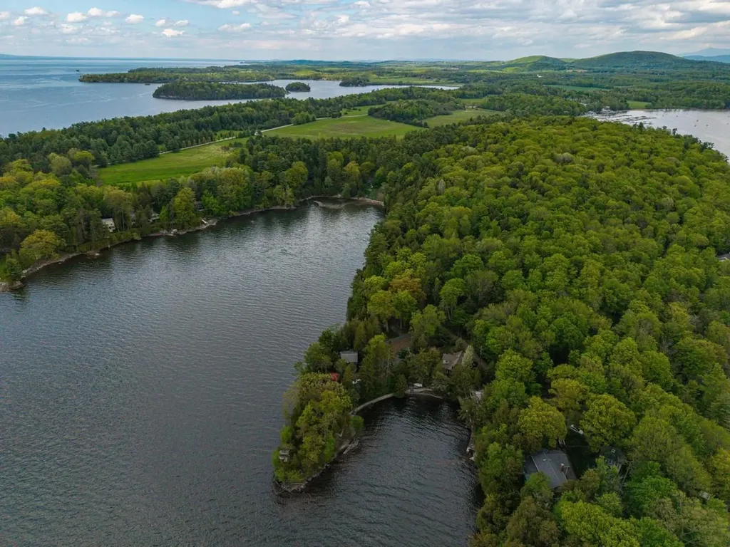 526 Flat Rock Road Charlotte VT 05445