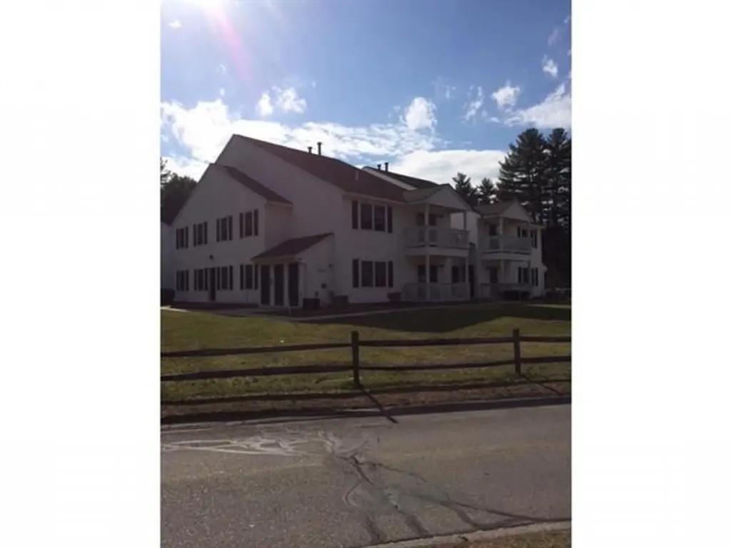 10 Barrington Avenue Nashua NH 03062