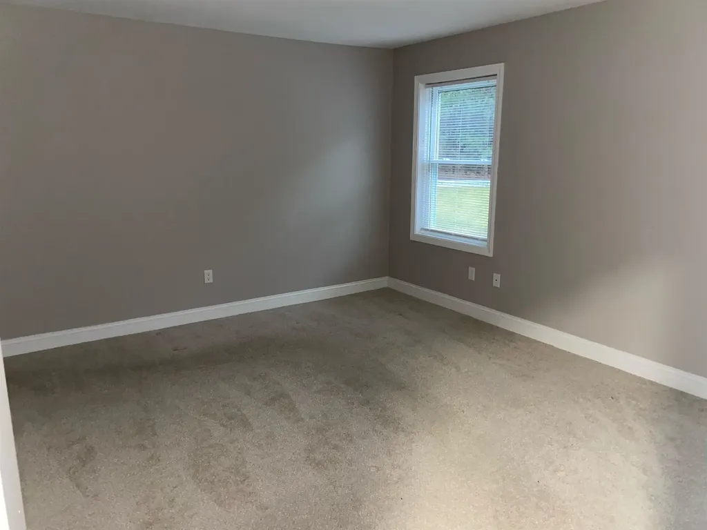 10 Barrington Avenue Nashua NH 03062