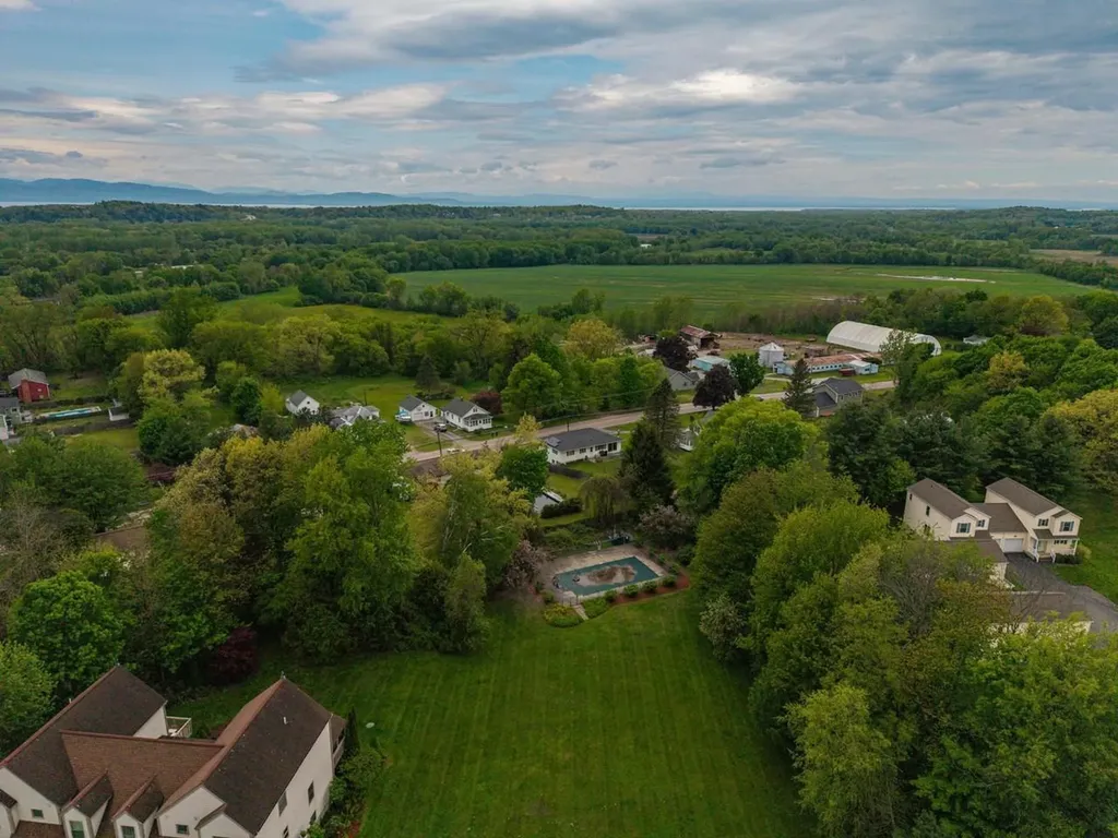 9 White Lilac Way Colchester VT 05446