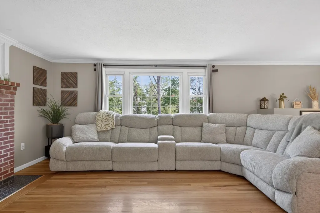 123 Brady Avenue Salem NH 03079