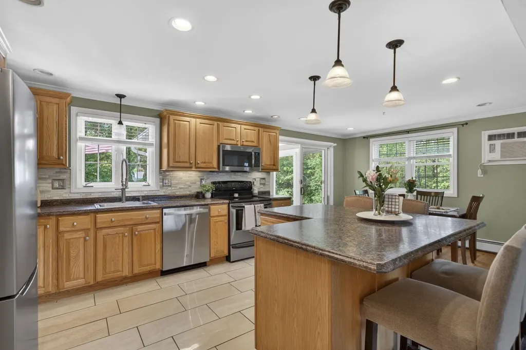 123 Brady Avenue Salem NH 03079