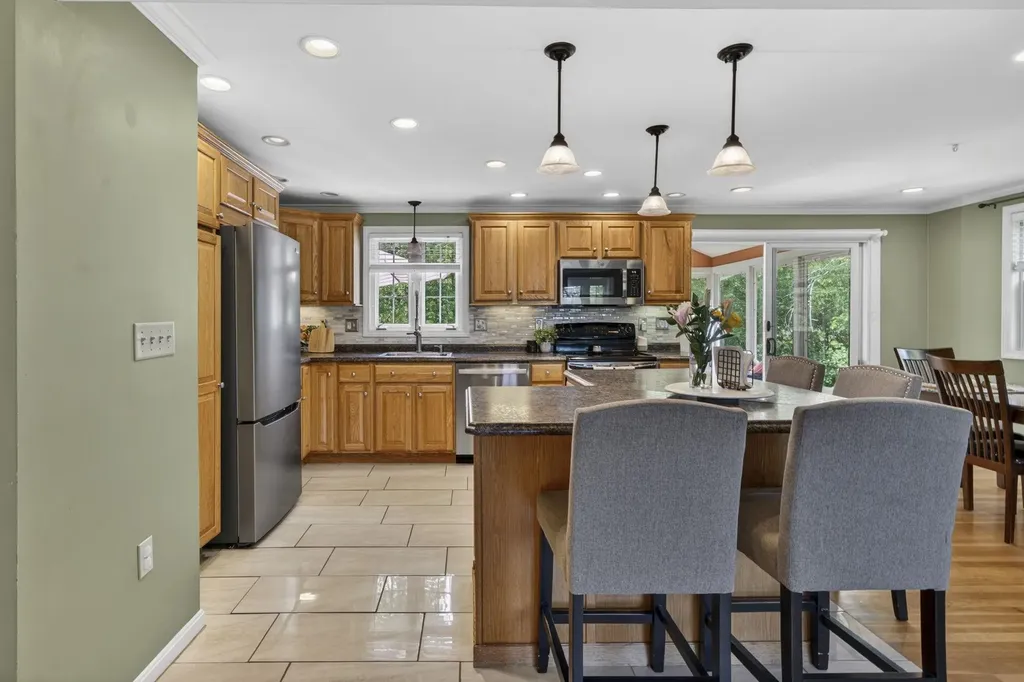 123 Brady Avenue Salem NH 03079
