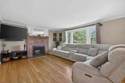 123 Brady Avenue Salem NH 03079