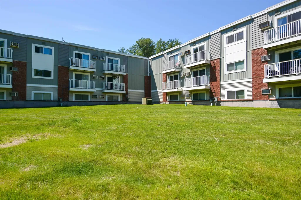 189 N. Capitol Hill Drive Londonderry NH 03053