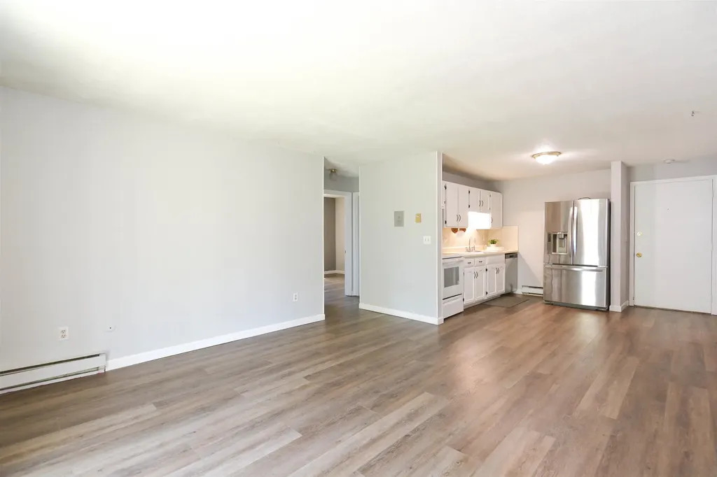 189 N. Capitol Hill Drive Londonderry NH 03053