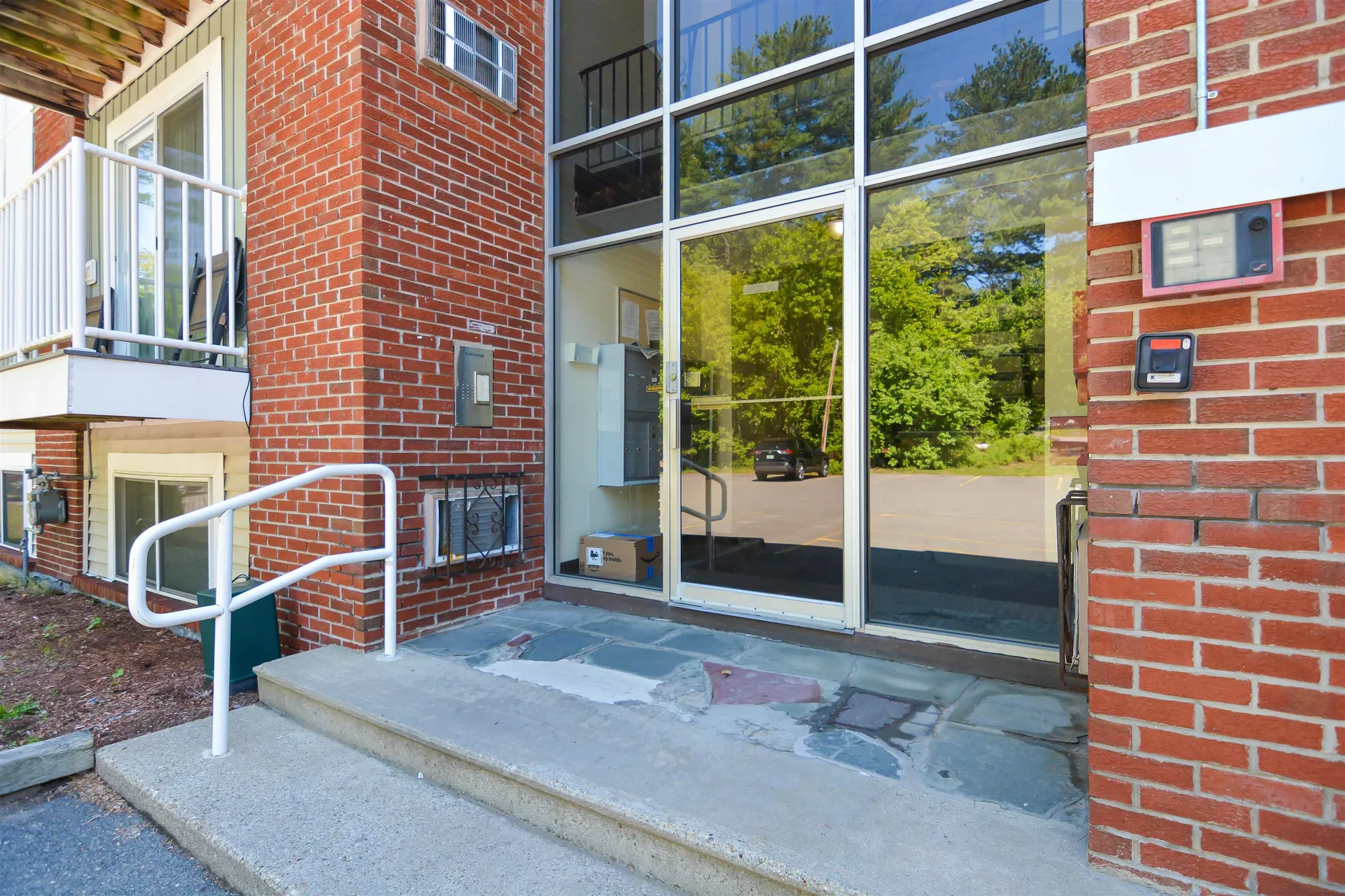 189 N. Capitol Hill Drive Londonderry NH 03053