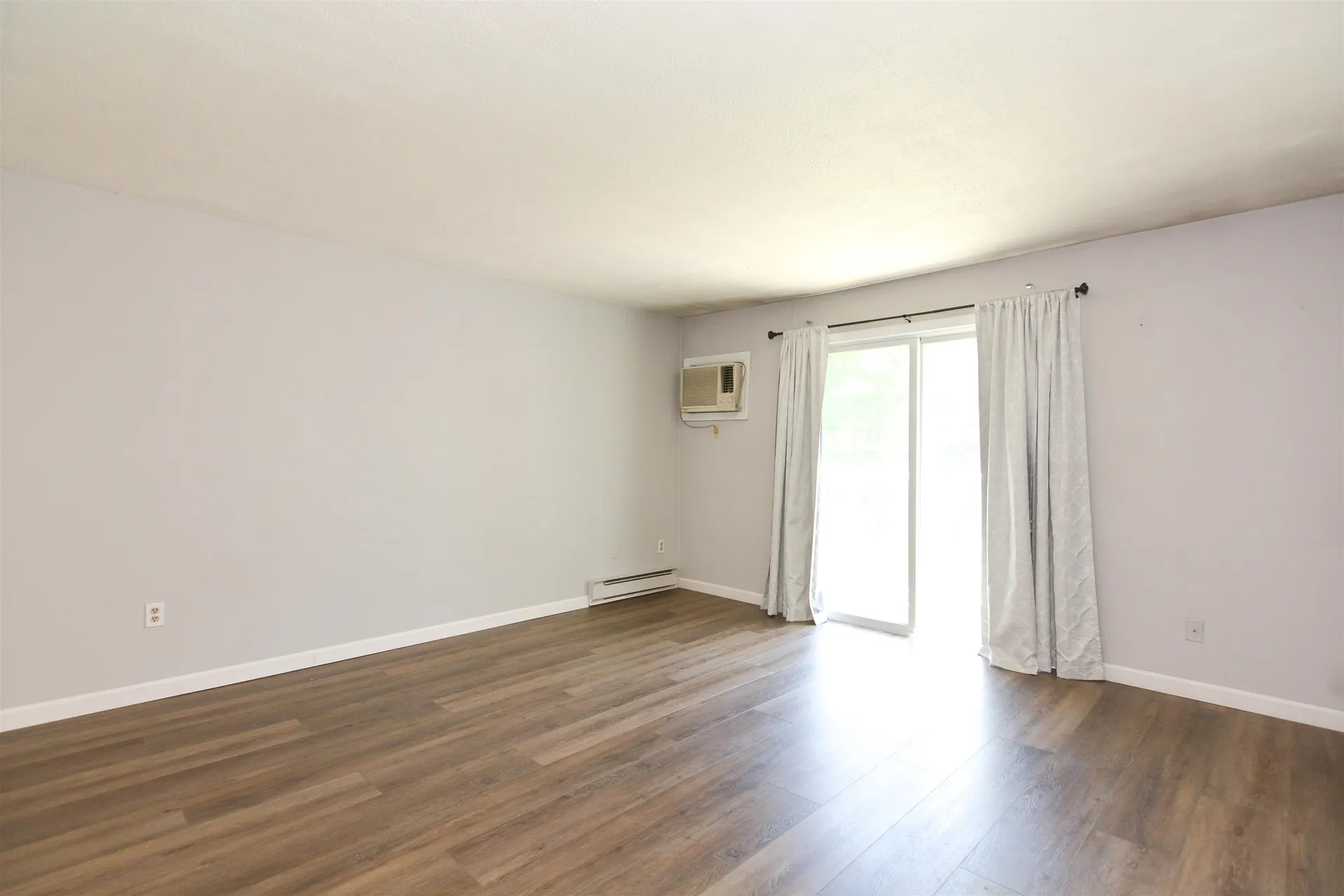 189 N. Capitol Hill Drive Londonderry NH 03053