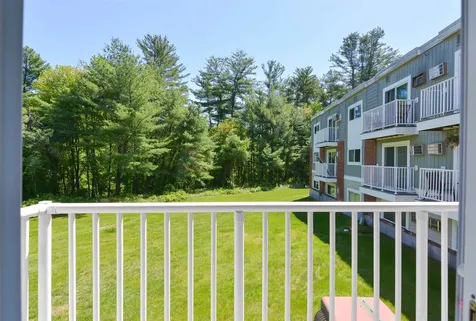 189 N. Capitol Hill Drive Londonderry NH 03053