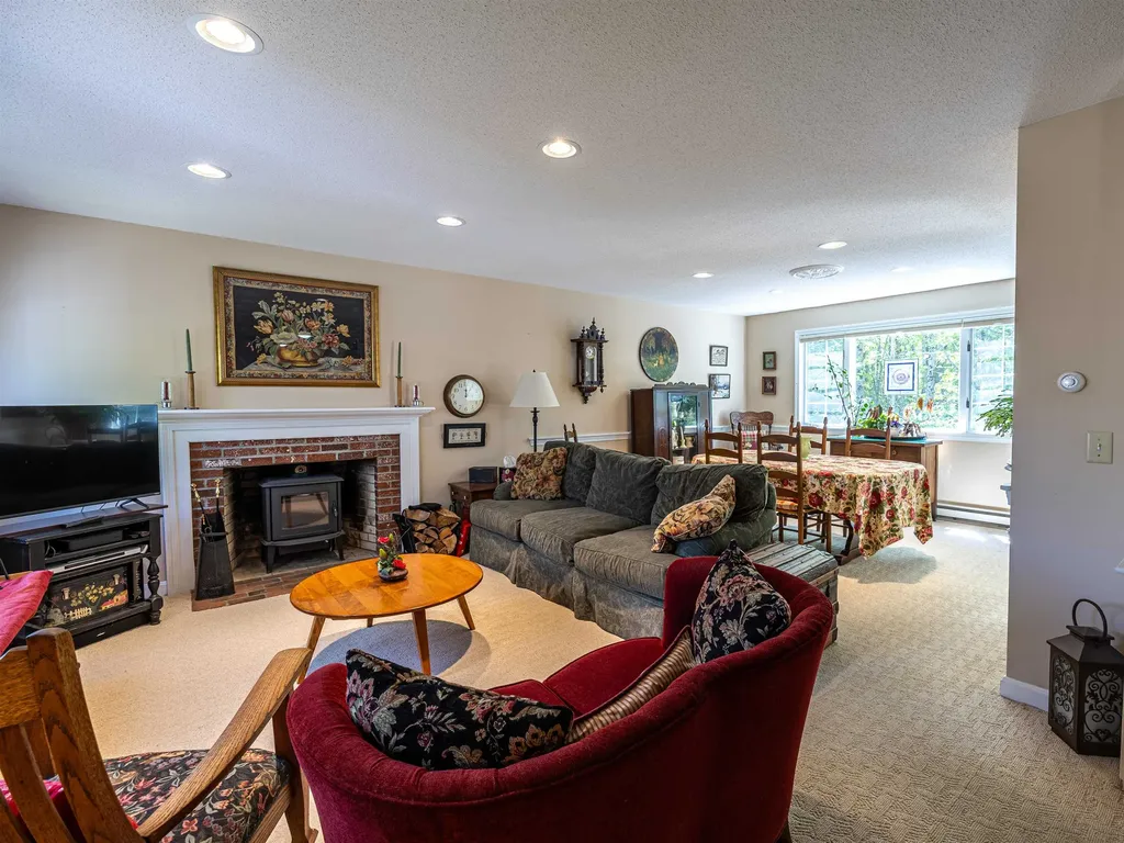 144 Hilltop Place New London NH 03257