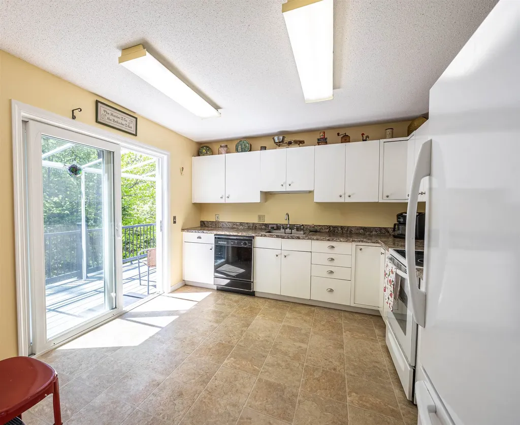 144 Hilltop Place New London NH 03257