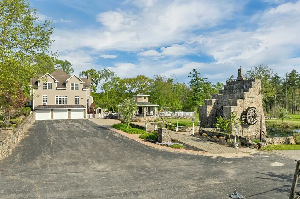 60 Brown Road Hampton Falls NH 03844