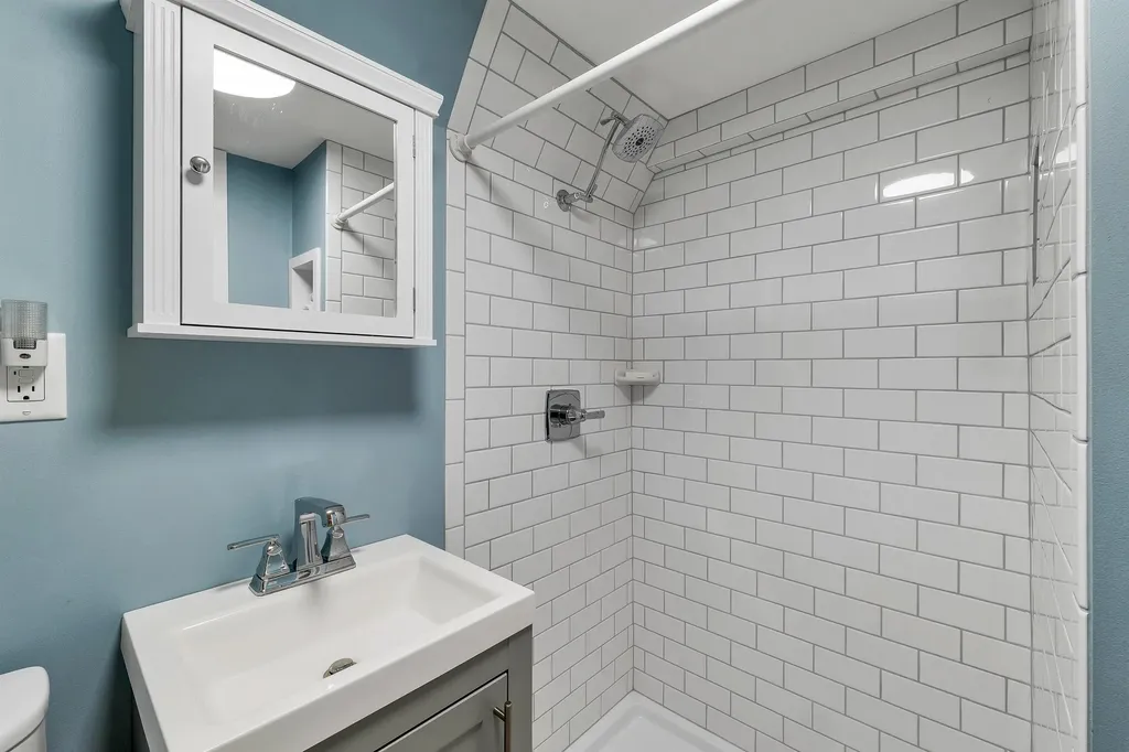 14 Squamscott Road Stratham NH 03885