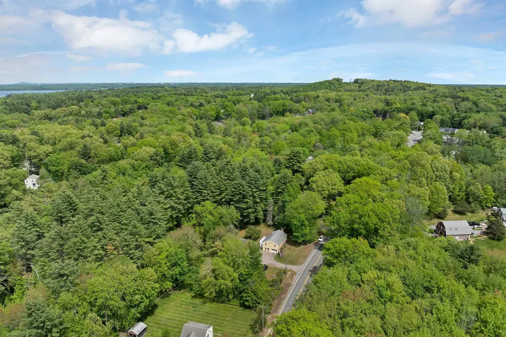 14 Squamscott Road Stratham NH 03885