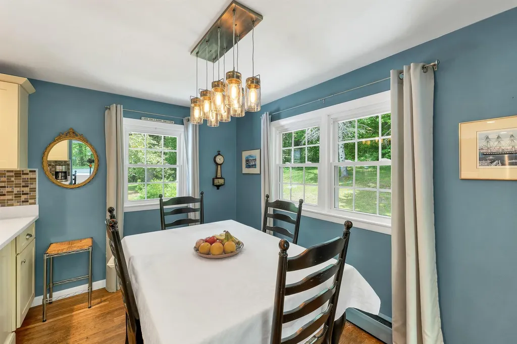 14 Squamscott Road Stratham NH 03885