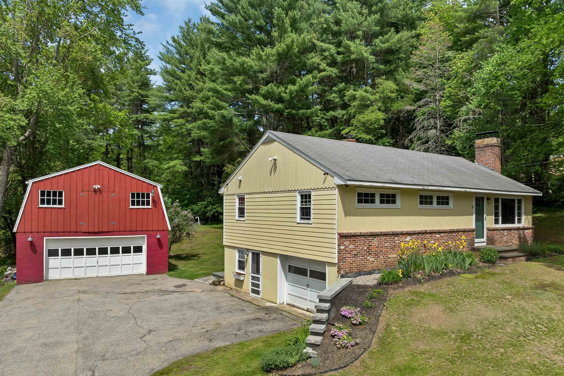 14 Squamscott Road Stratham NH 03885