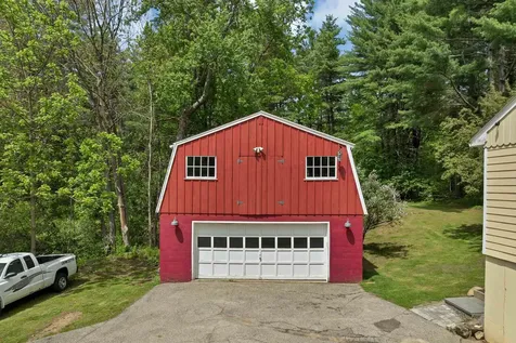 14 Squamscott Road Stratham NH 03885