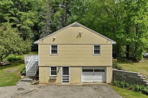 14 Squamscott Road Stratham NH 03885