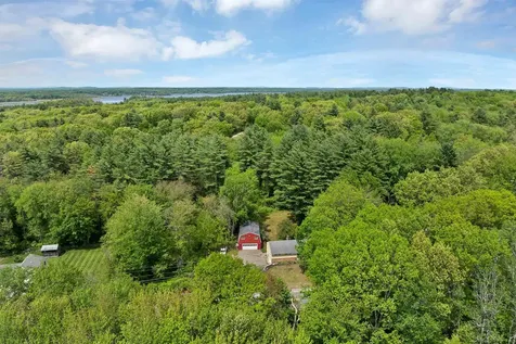 14 Squamscott Road Stratham NH 03885