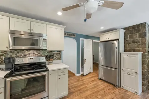 14 Squamscott Road Stratham NH 03885